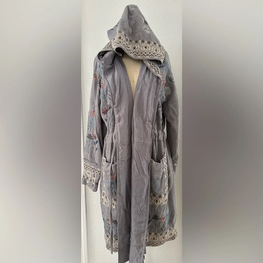 BIYA long Hooded Coat - Picture 3 of 7